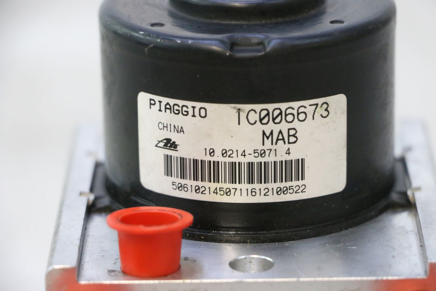 photo de POMPA ABS PIAGGIO MP3 HPE 530 (2022 - 2026) - Ricambio usato controllato