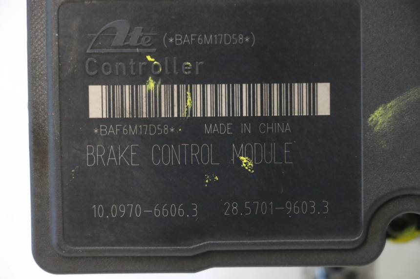 photo de POMPA ABS PIAGGIO MP3 500 (2016 - 2018) - Altra angolazione
