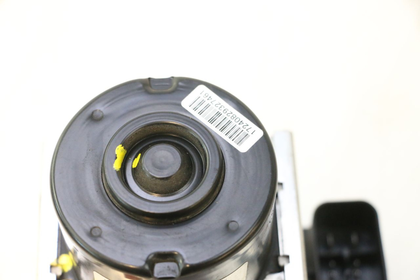 photo de POMPA ABS PIAGGIO MP3 500 (2016 - 2018) - Stato della superficie e materiale