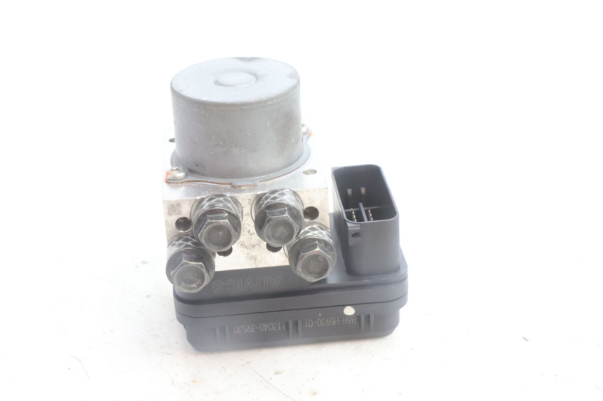 photo de POMPA ABS YAMAHA N-MAX NMAX 125 (2021 - 2024) - Primo piano tecnico