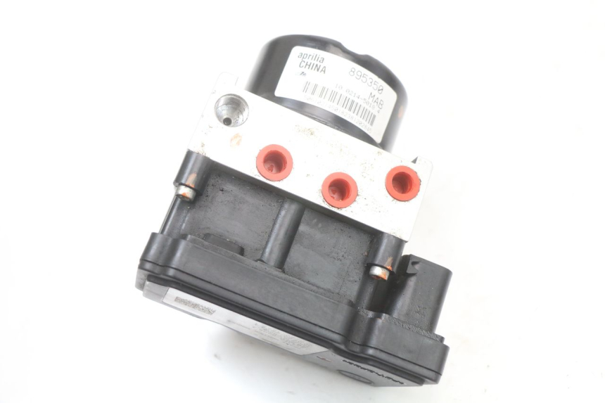 photo de POMPA ABS MOTO GUZZI NORGE 8V GT 1200 (2011 - 2016) - Primo piano tecnico