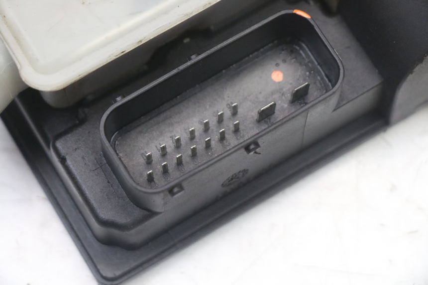 photo de POMPA ABS PEUGEOT SATELIS COMPRESSOR K15 125 (2006 - 2009) - Dettaglio del componente