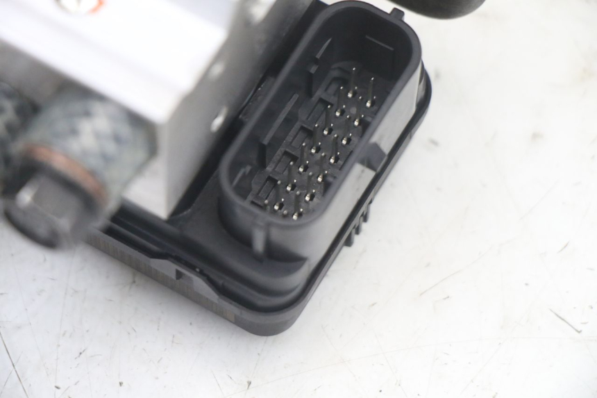 photo de POMPA ABS ROYAL ENFIELD HYMALAYAN 410 (2016 - 2023) - Zoom sullo stato d'uso