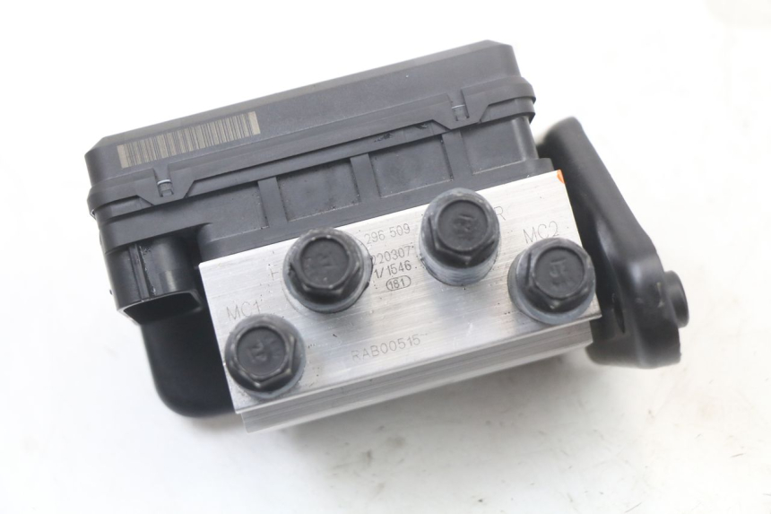 photo de POMPA ABS ROYAL ENFIELD SCRAM 411 (2022 - 2024) - Dettaglio del componente