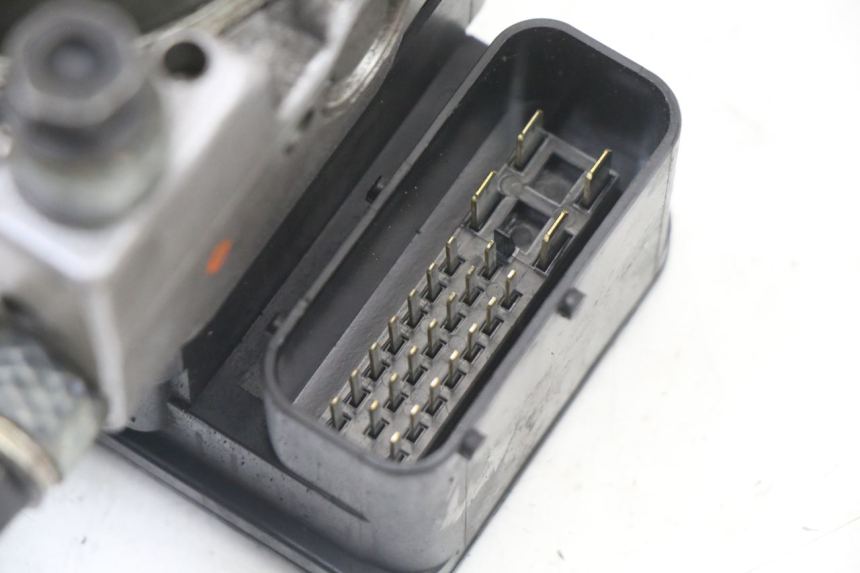 photo de POMPA ABS PEUGEOT SATELIS 125 (2013 - 2018) - Zoom sullo stato d'uso