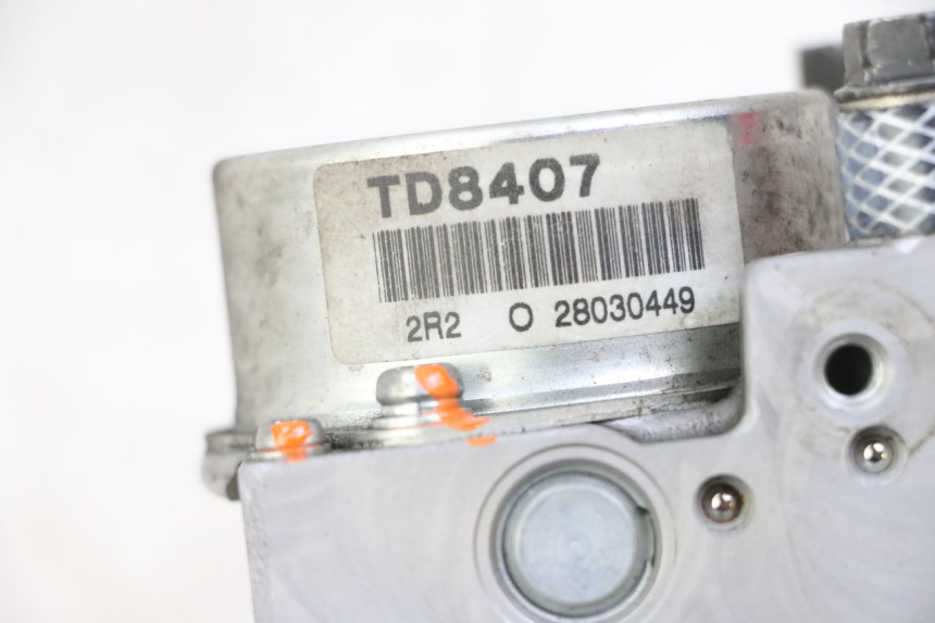 photo de POMPA ABS PEUGEOT SATELIS 125 (2013 - 2018) - Zoom sullo stato d'uso