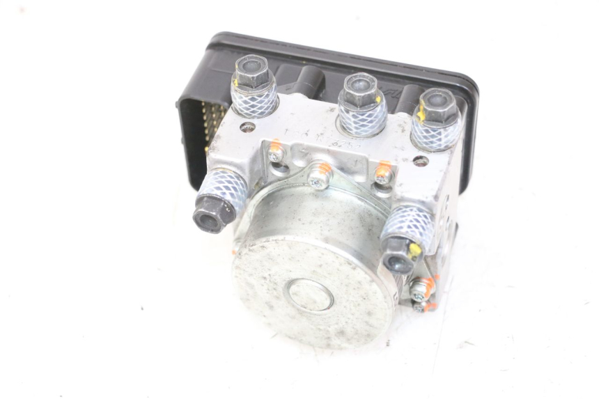 photo de POMPA ABS PEUGEOT SATELIS 125 (2013 - 2018) - Stato della superficie e materiale