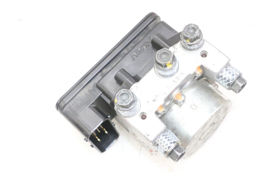 photo de POMPA ABS PEUGEOT SATELIS 125 (2013 - 2018) - Zoom sullo stato d'uso