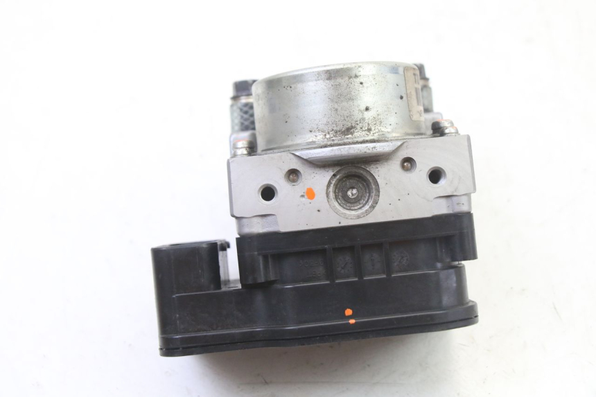 photo de POMPA ABS PEUGEOT SATELIS 125 (2013 - 2018) - Dettagli dei punti di fissaggio