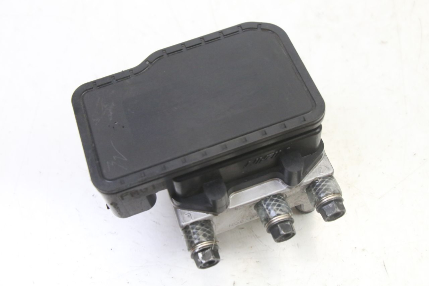 photo de POMPA ABS PEUGEOT SATELIS 125 (2013 - 2018) - Stato della superficie e materiale