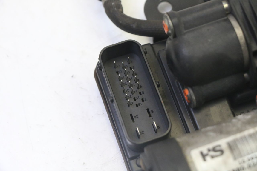 photo de POMPA ABS PEUGEOT SATELIS 125 (2006 - 2009) - Zoom sullo stato d'uso