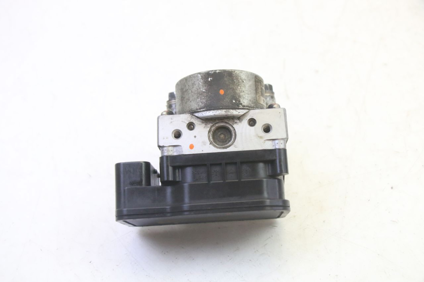 photo de POMPA ABS PEUGEOT SATELIS 125 (2013 - 2018) - Primo piano tecnico