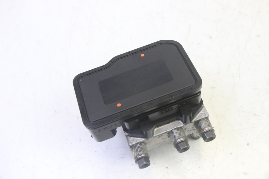 photo de POMPA ABS PEUGEOT SATELIS 125 (2013 - 2018) - Dettagli dei punti di fissaggio