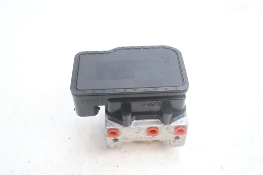 photo de POMPA ABS PEUGEOT SATELIS 125 (2013 - 2018) - Caratteristiche distintive