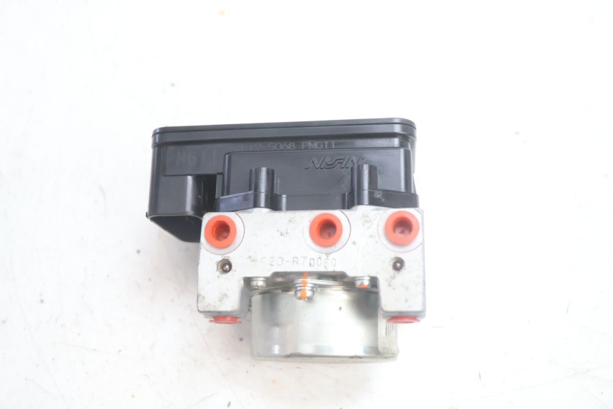 photo de POMPA ABS PEUGEOT SATELIS 125 (2013 - 2018) - Stato della superficie e materiale