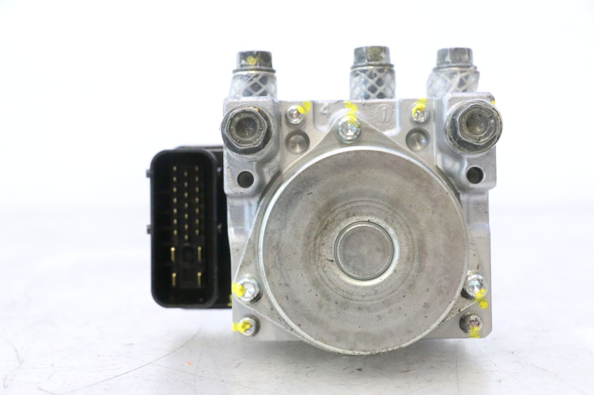photo de POMPA ABS PEUGEOT SATELIS 125 (2013 - 2018) - Stato della superficie e materiale