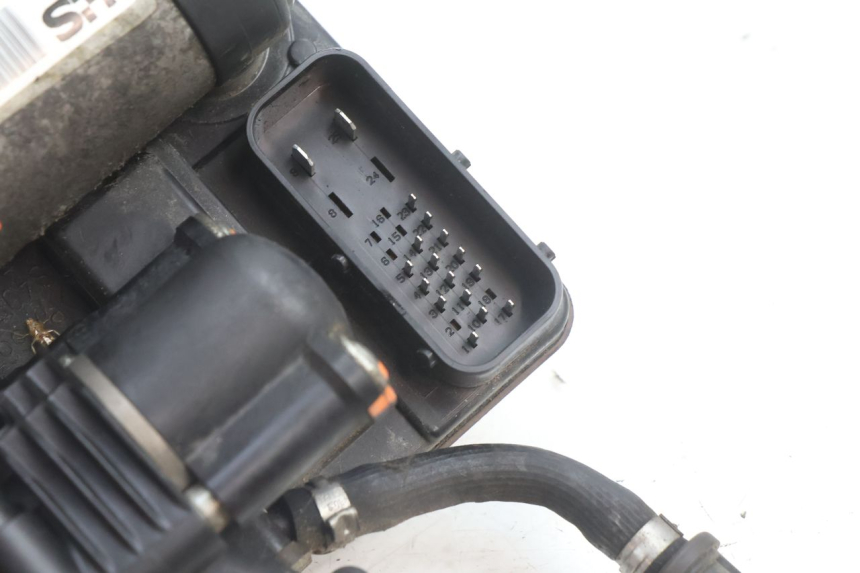 photo de POMPA ABS PEUGEOT SATELIS 125 (2006 - 2009) - Primo piano tecnico