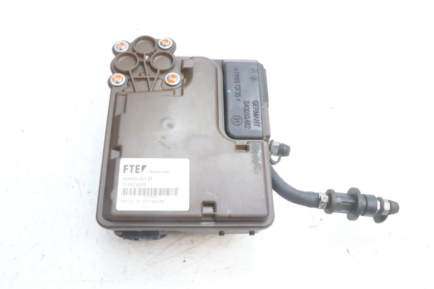 photo de POMPA ABS PEUGEOT SATELIS 125 (2006 - 2009) - Dettagli dei punti di fissaggio