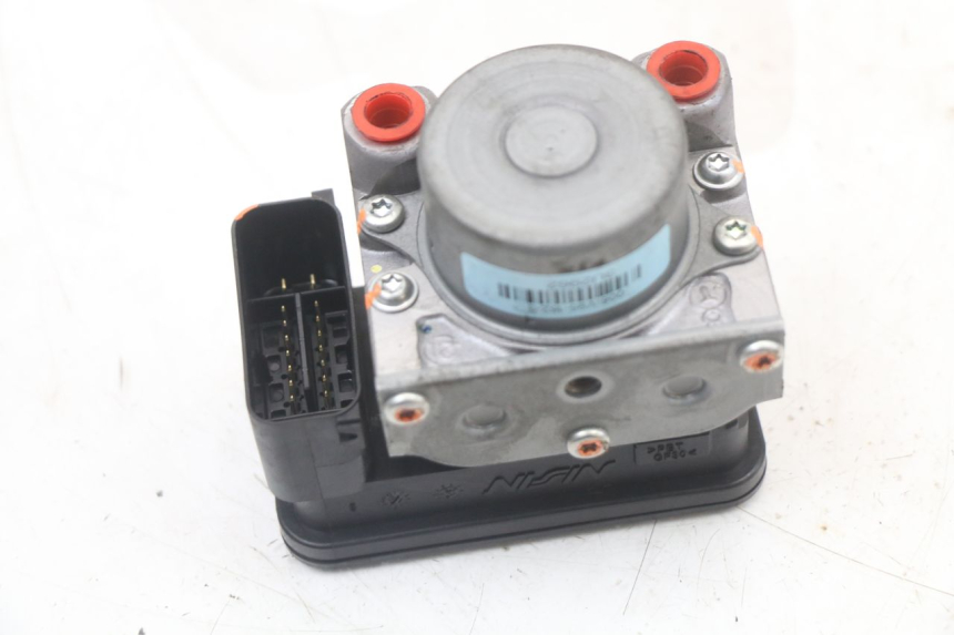 photo de POMPA ABS SUZUKI BURGMAN 125 (2018 - 2021) - Dettaglio del componente