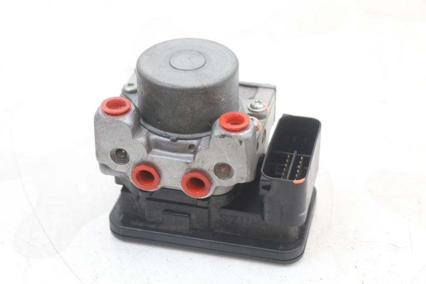 photo de POMPA ABS SUZUKI BURGMAN 125 (2018 - 2021) - Zoom sullo stato d'uso