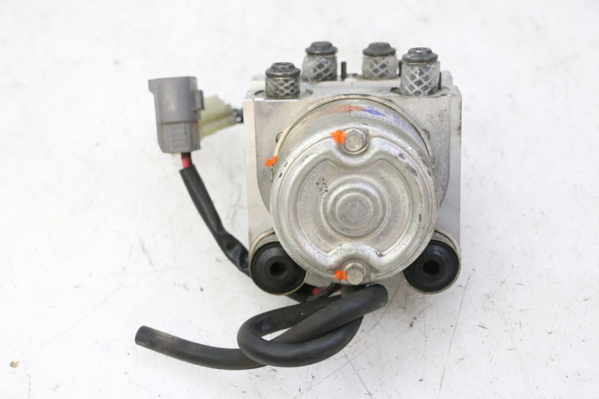 photo de POMPA ABS YAMAHA TDM ABS 900 (2002 - 2014) - Dettaglio del componente