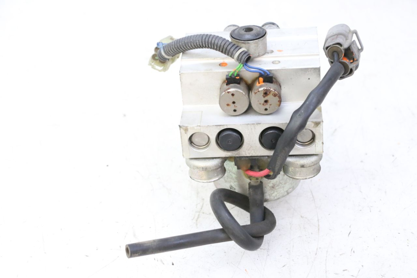 photo de POMPA ABS YAMAHA TDM ABS 900 (2002 - 2014) - Primo piano ad alta risoluzione