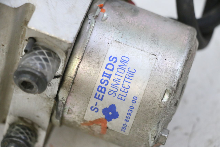 photo de POMPA ABS YAMAHA TDM ABS 900 (2002 - 2014) - Primo piano tecnico