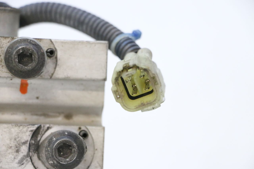 photo de POMPA ABS YAMAHA TDM ABS 900 (2002 - 2014) - Marcature e riferimenti originali