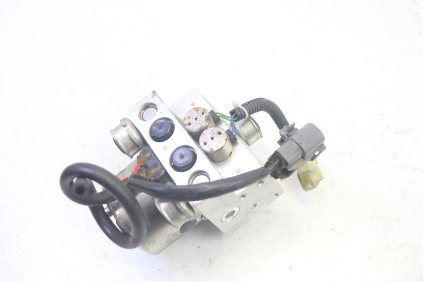 photo de POMPA ABS YAMAHA TDM ABS 900 (2002 - 2014) - Primo piano tecnico