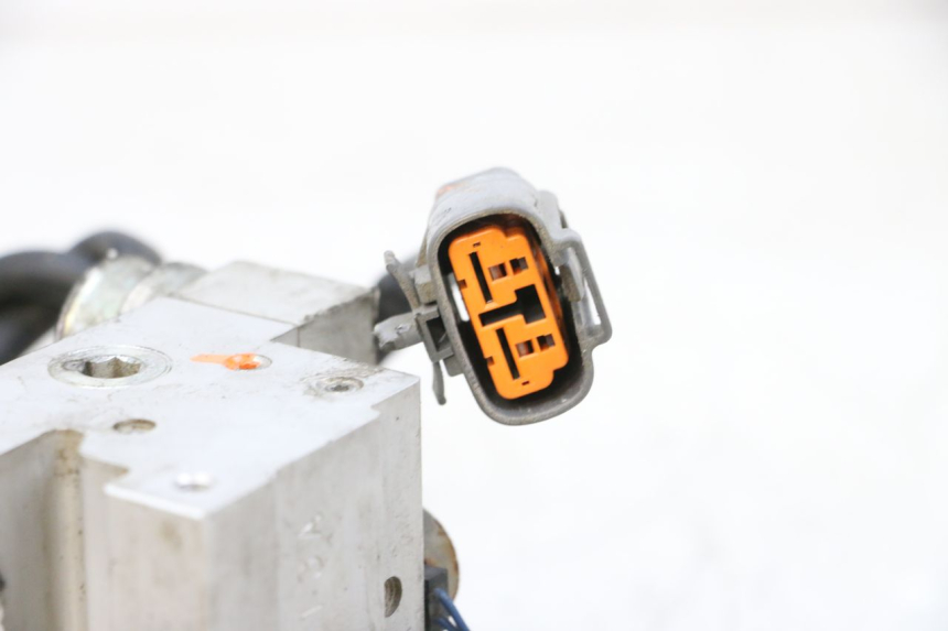 photo de POMPA ABS YAMAHA TDM ABS 900 (2002 - 2014) - Dettagli dei punti di fissaggio