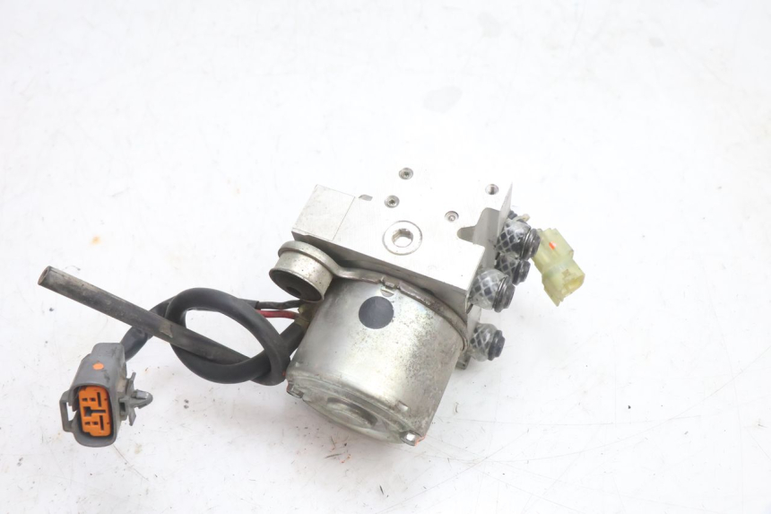photo de POMPA ABS YAMAHA TDM ABS 900 (2002 - 2014) - Primo piano tecnico