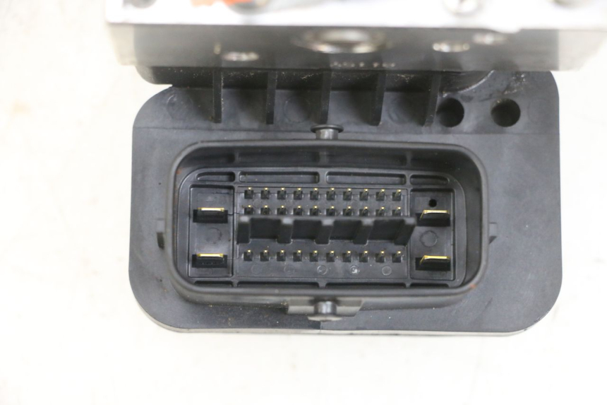 photo de POMPA ABS YAMAHA TRICITY 300 (2020 - 2024) - Stato della superficie e materiale