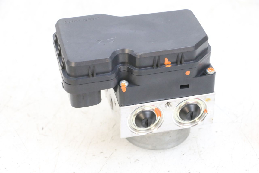 photo de POMPA ABS YAMAHA TRICITY 300 (2020 - 2024) - Marcature e riferimenti originali