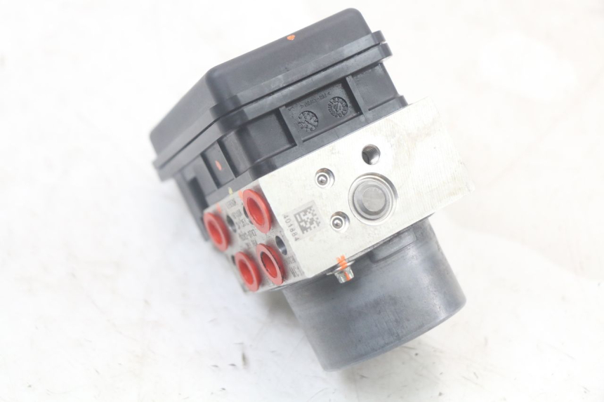 photo de POMPA ABS KAWASAKI VERSYS ABS 650 (2015 - 2018) - Zoom sullo stato d'uso