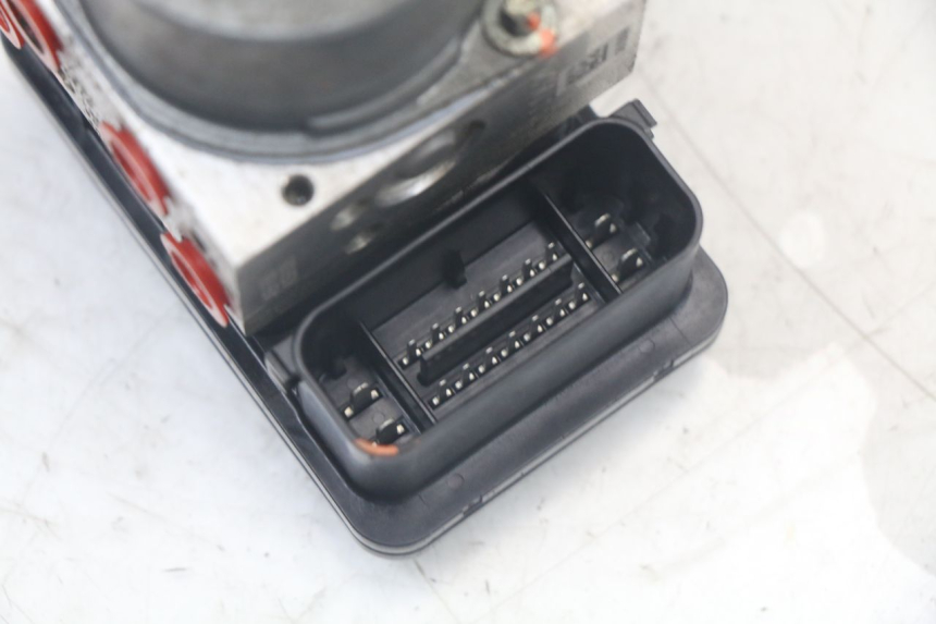 photo de POMPA ABS KAWASAKI VERSYS ABS 650 (2015 - 2018) - Stato della superficie e materiale