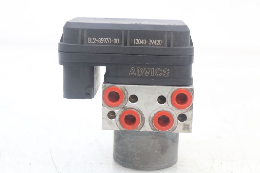 photo de POMPA ABS YAMAHA XMAX X-MAX ABS 125 (2017 - 2020) - Zoom sullo stato d'uso