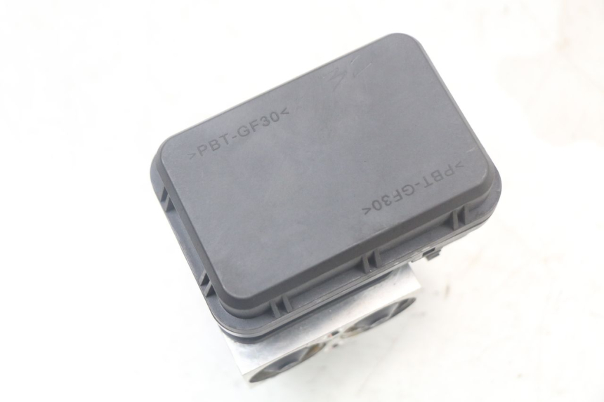 photo de POMPA ABS YAMAHA XMAX X-MAX ABS 125 (2017 - 2020) - Stato della superficie e materiale