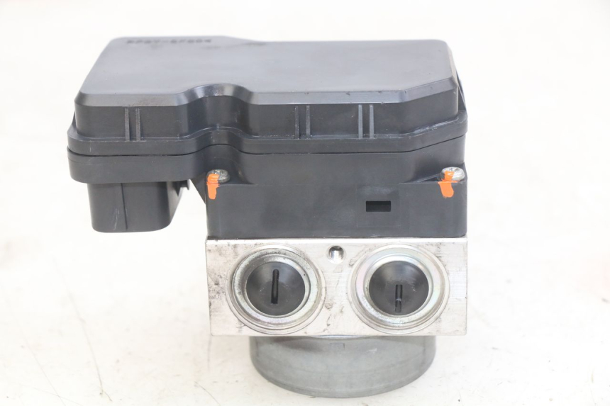 photo de POMPA ABS YAMAHA X-MAX XMAX 125 (2010 - 2013) - Primo piano tecnico