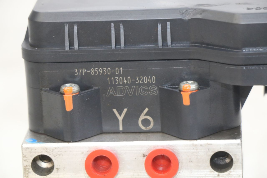 photo de POMPA ABS YAMAHA X-MAX XMAX 125 (2010 - 2013) - Dettagli dei punti di fissaggio