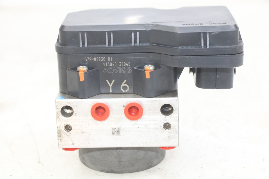 photo de POMPA ABS YAMAHA X-MAX XMAX 125 (2010 - 2013) - Stato della superficie e materiale