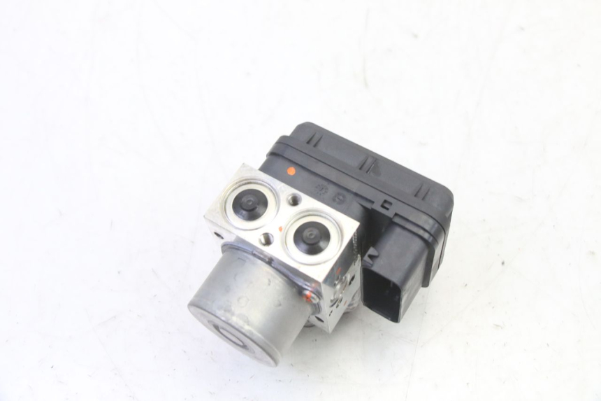 photo de POMPA ABS YAMAHA XMAX X-MAX 125 (2021 - 2025) - Altra angolazione