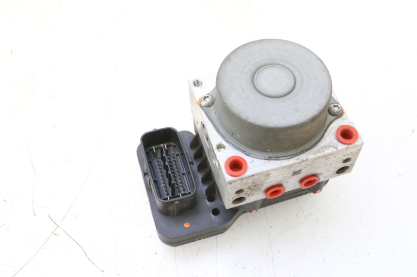 photo de POMPA ABS YAMAHA X-MAX XMAX 125 (2010 - 2013) - Zoom sullo stato d'uso