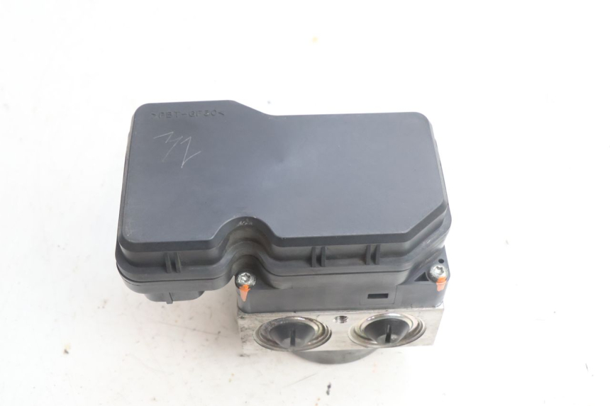 photo de POMPA ABS YAMAHA X-MAX XMAX 125 (2010 - 2013) - Marcature e riferimenti originali