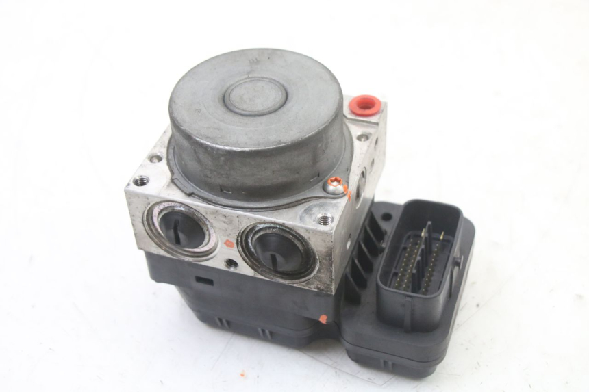 photo de POMPA ABS YAMAHA X-MAX XMAX ABS 250 (2010 - 2014) - Altra angolazione