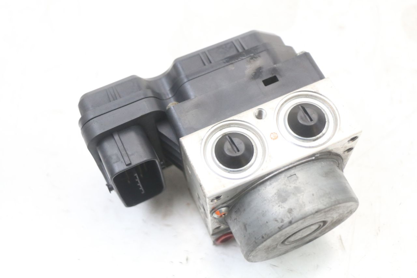 photo de POMPA ABS YAMAHA XJ6 ABS 600 (2008 - 2016) - Dettagli dei punti di fissaggio