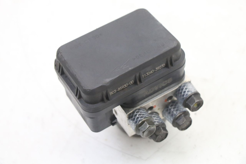 photo de POMPA ABS YAMAHA YP T-MAX TMAX 530 (2017 - 2020) - Dettagli dei punti di fissaggio