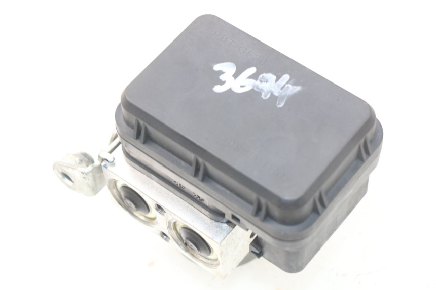 photo de POMPA ABS YAMAHA YP T-MAX TMAX 530 (2017 - 2020) - Dettagli dei punti di fissaggio