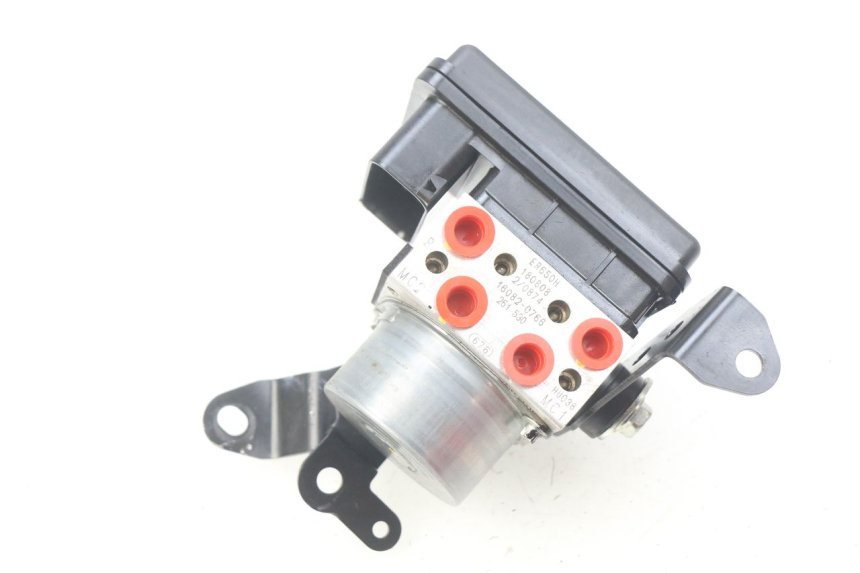 photo de POMPA ABS KAWASAKI Z 650 (2016 - 2019) - Dettaglio del componente
