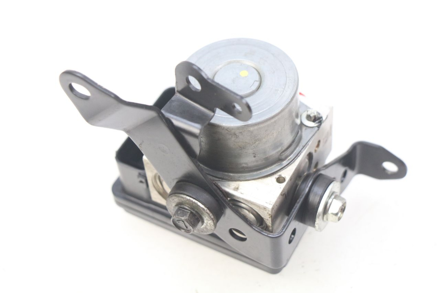 photo de POMPA ABS KAWASAKI Z 650 (2016 - 2019) - Dettagli dei punti di fissaggio