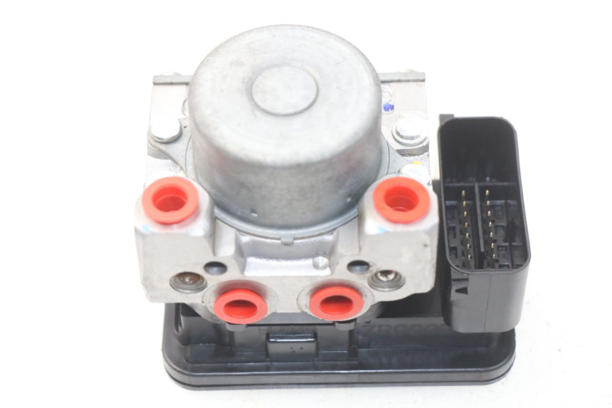 photo de POMPA ABS KAWASAKI Z Z900 900 (2017 - 2019) - Stato della superficie e materiale